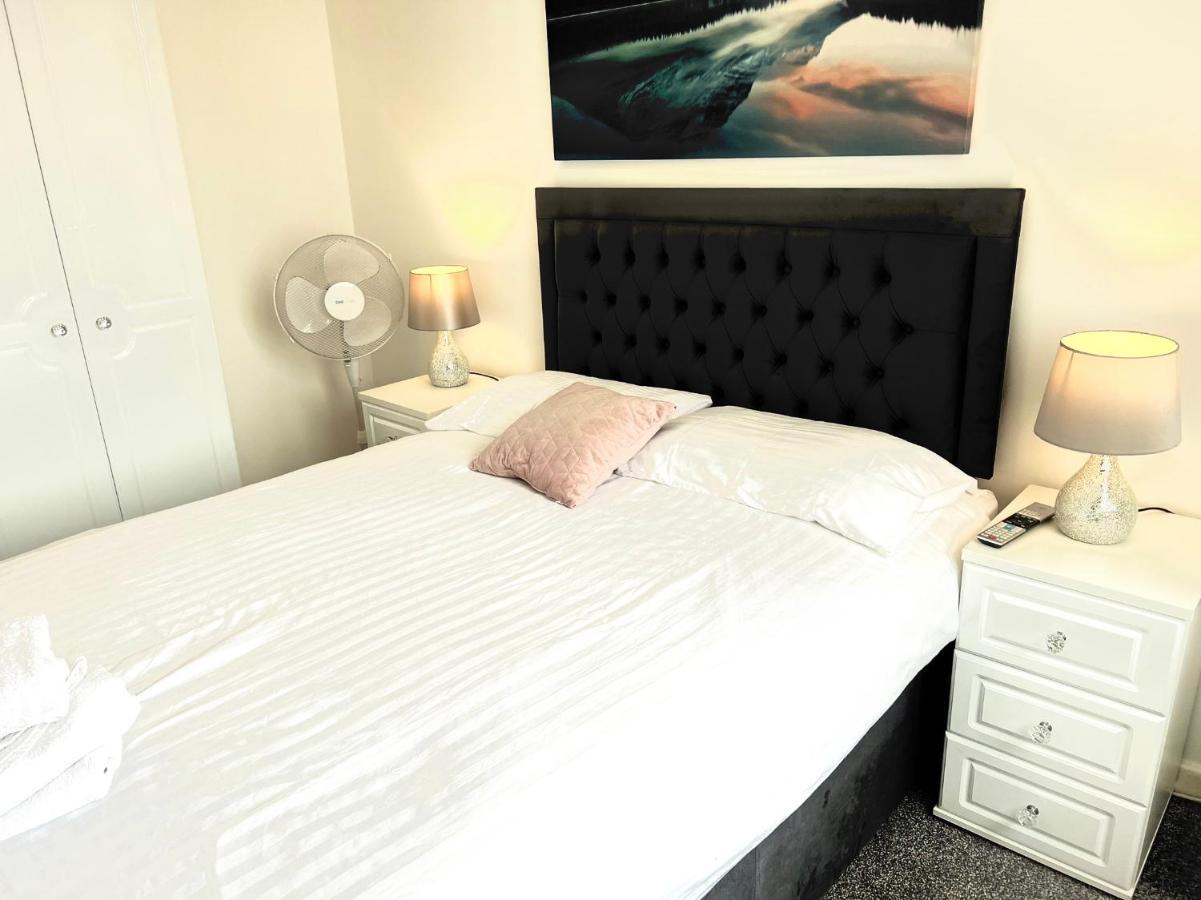 Stunning Beach Front House - Sleeps 6 Pwllheli Exterior foto