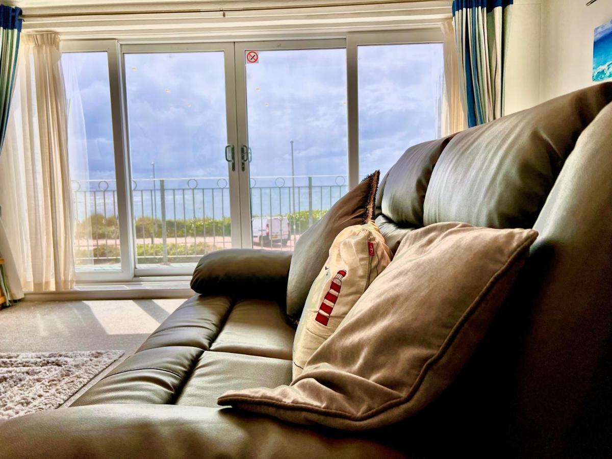 Stunning Beach Front House - Sleeps 6 Pwllheli Exterior foto
