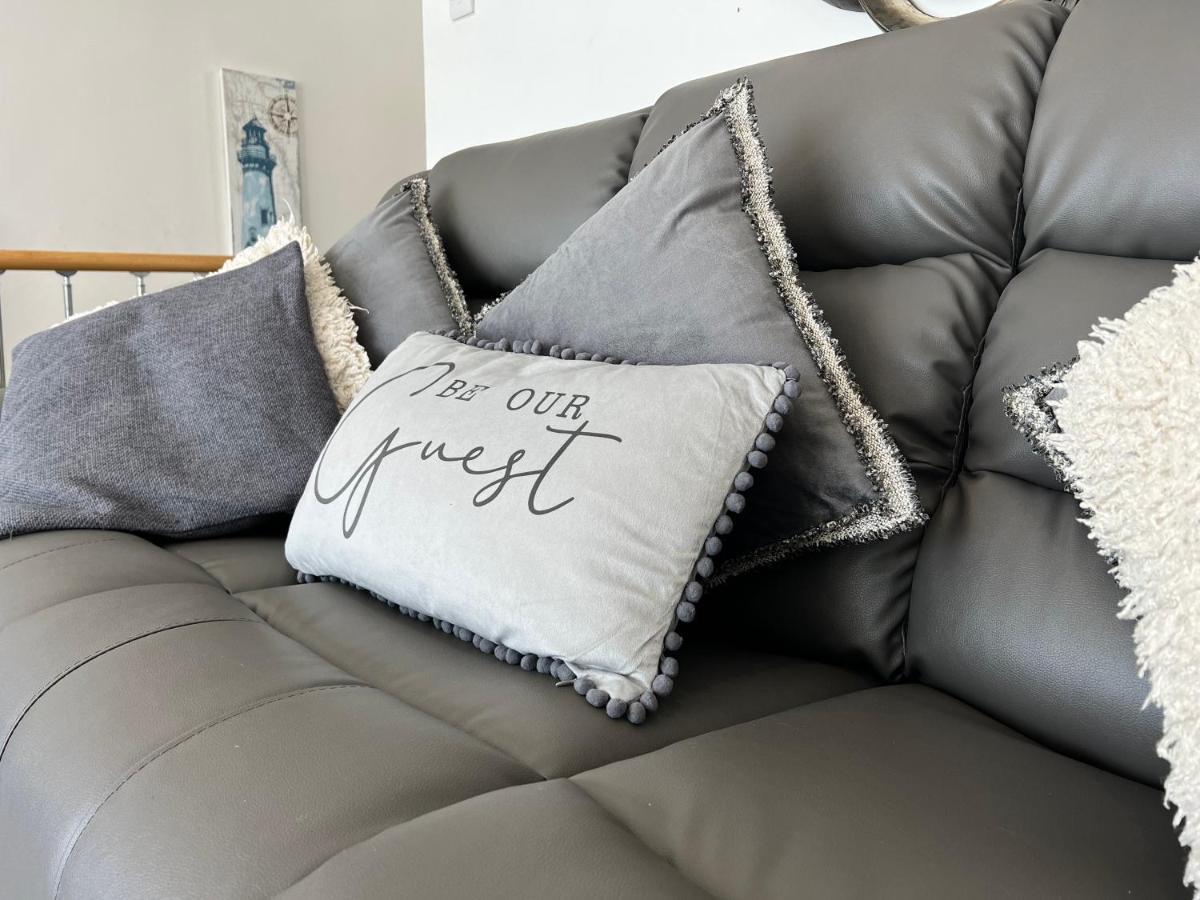 Stunning Beach Front House - Sleeps 6 Pwllheli Exterior foto