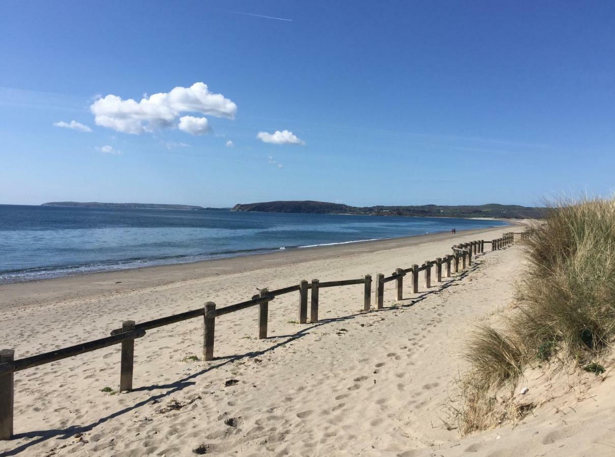 Stunning Beach Front House - Sleeps 6 Pwllheli Exterior foto
