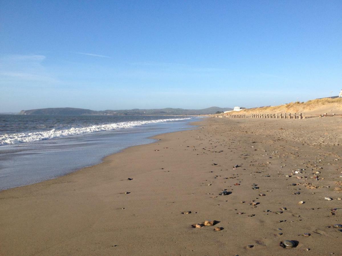 Stunning Beach Front House - Sleeps 6 Pwllheli Exterior foto
