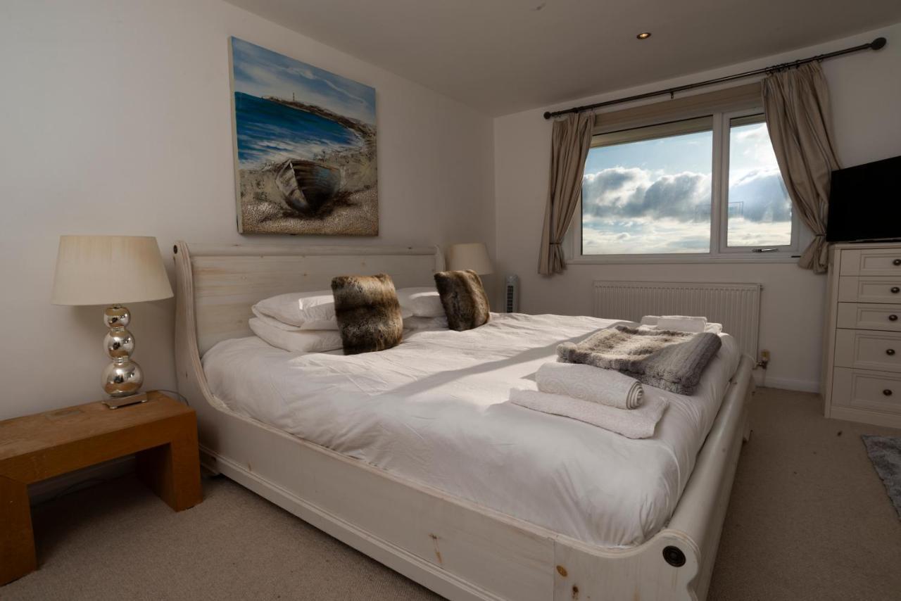 Stunning Beach Front House - Sleeps 6 Pwllheli Exterior foto